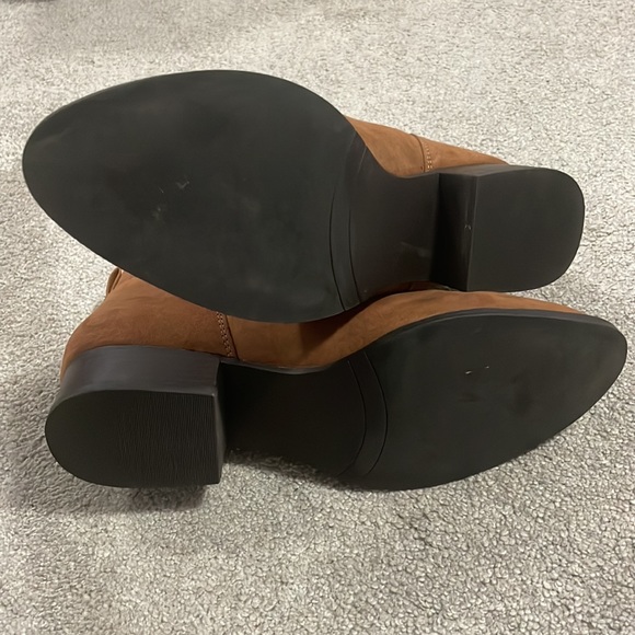 Expression ankle boots. Lightly worn. Size: US 9 - Picture 4 of 8